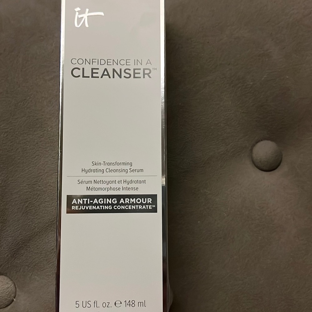 It cosmetics confidence in a cleanser